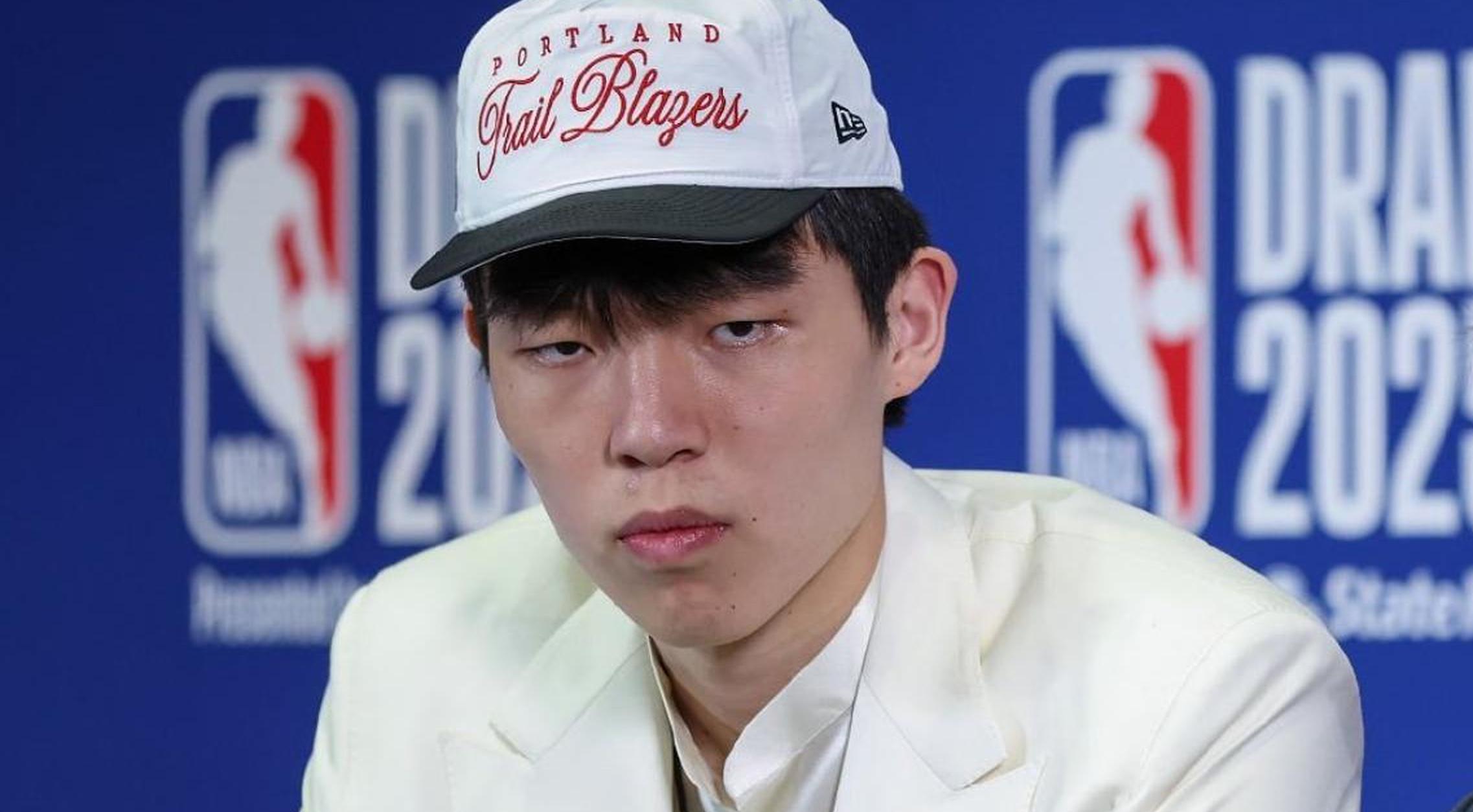 关于杨瀚森夏联首训获好评!教练称赞成熟队友感慨太会传球的信息
