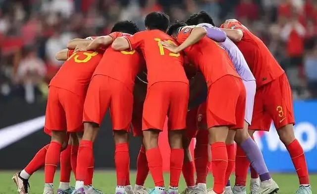 亚洲杯预选：中国队奋力一战，锋线表现抢眼